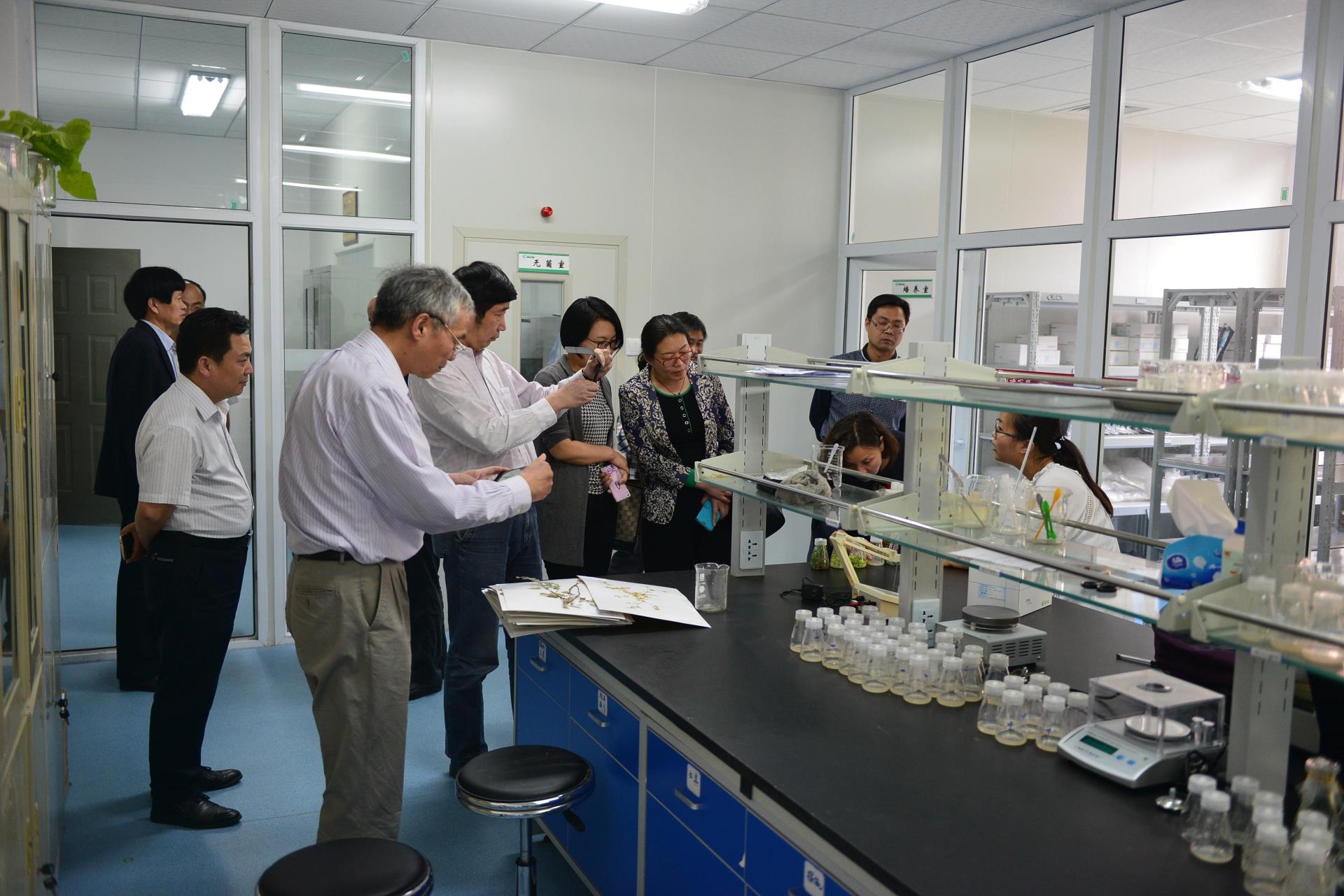 臻美集團河南牧業(yè)經濟學院微生物實驗室